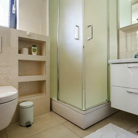 Semi Detached House Cin011002 L *